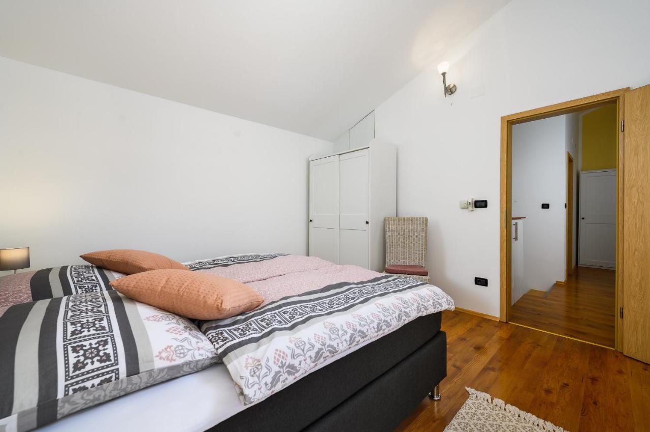 Villa Elisa Kaštelir Exteriör bild