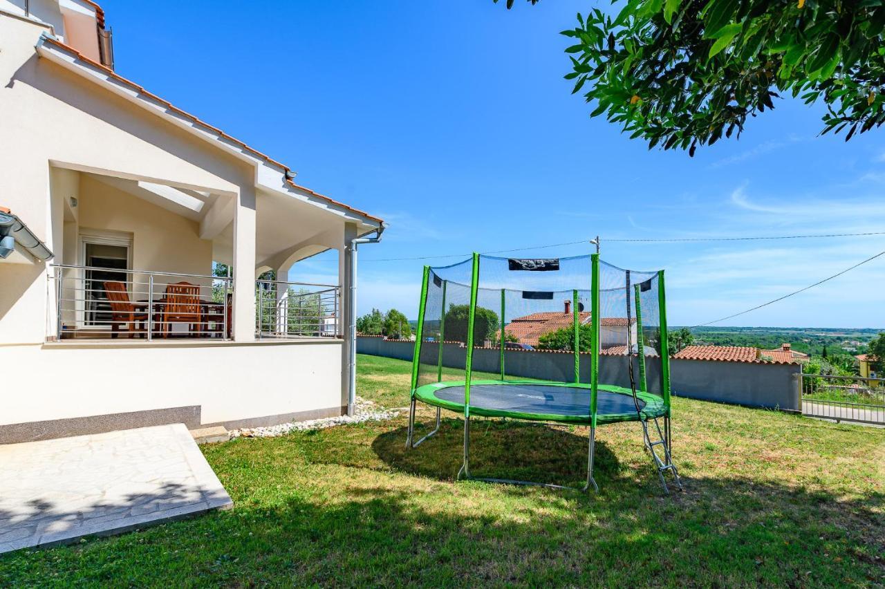 Villa Elisa Kaštelir Exteriör bild