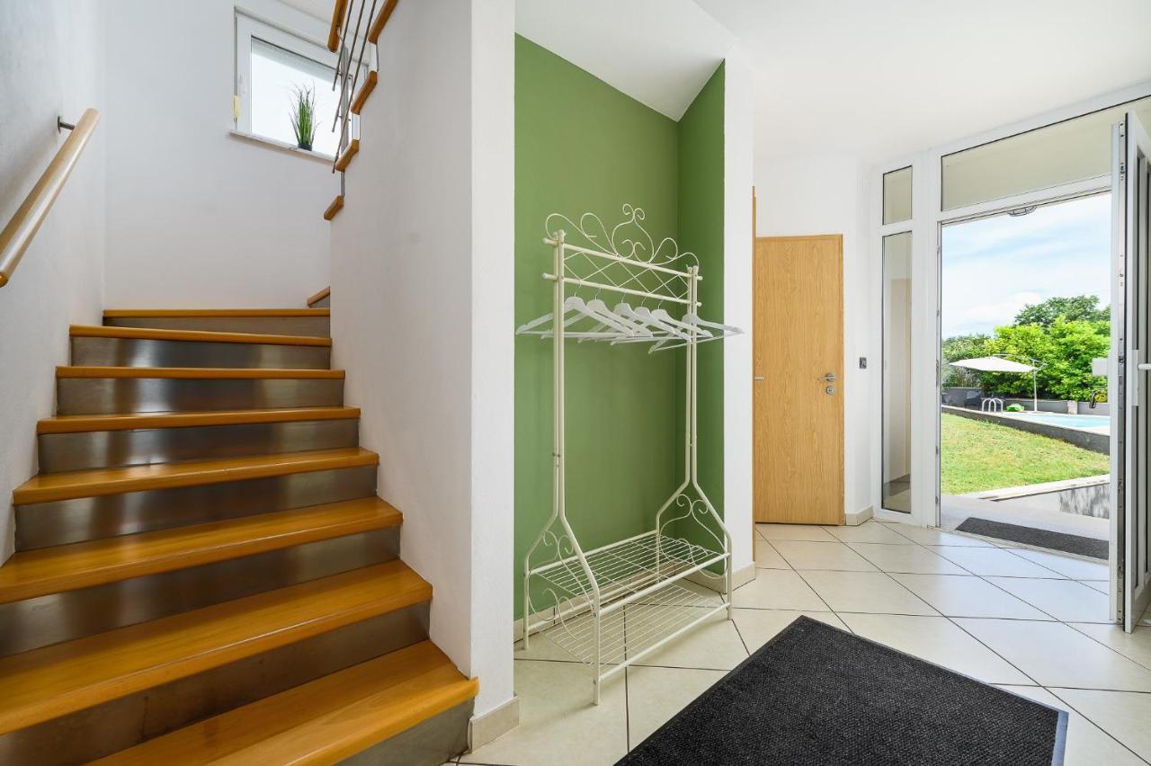 Villa Elisa Kaštelir Exteriör bild